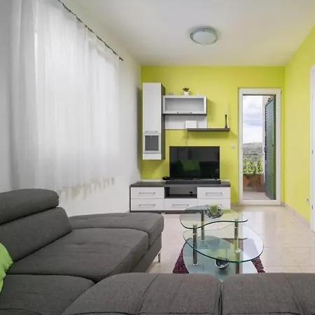 Jelena - Five Bedroom With Swimming Pool *