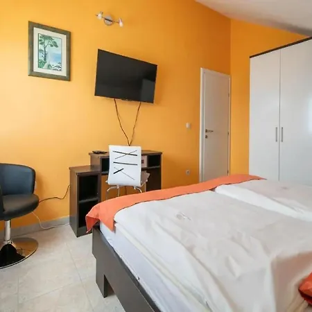 Willa Jelena - Five Bedroom With Swimming Pool Dračevica