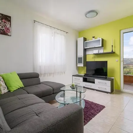 Villa Jelena - Five Bedroom With Swimming Pool