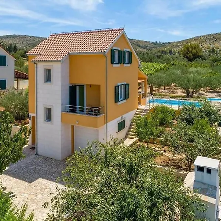 Villa Jelena - Five Bedroom With Swimming Pool Dracevica