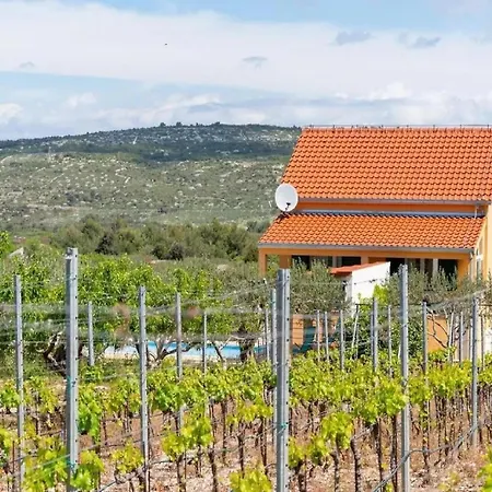 Jelena - Five Bedroom With Swimming Pool Villa